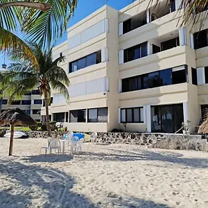 https://sea-front-2br-2bth-condo-pool-kayak-and-parking.quintano-roohotels.com