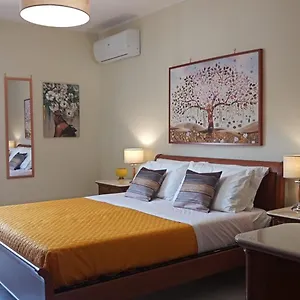 Lorenzo Guest With Free Private Parking-- Cantieri Culturali , Palermo Italien