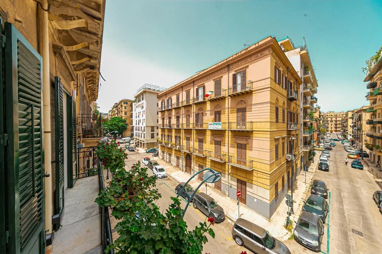 La Home42 Suite Palermo Italy