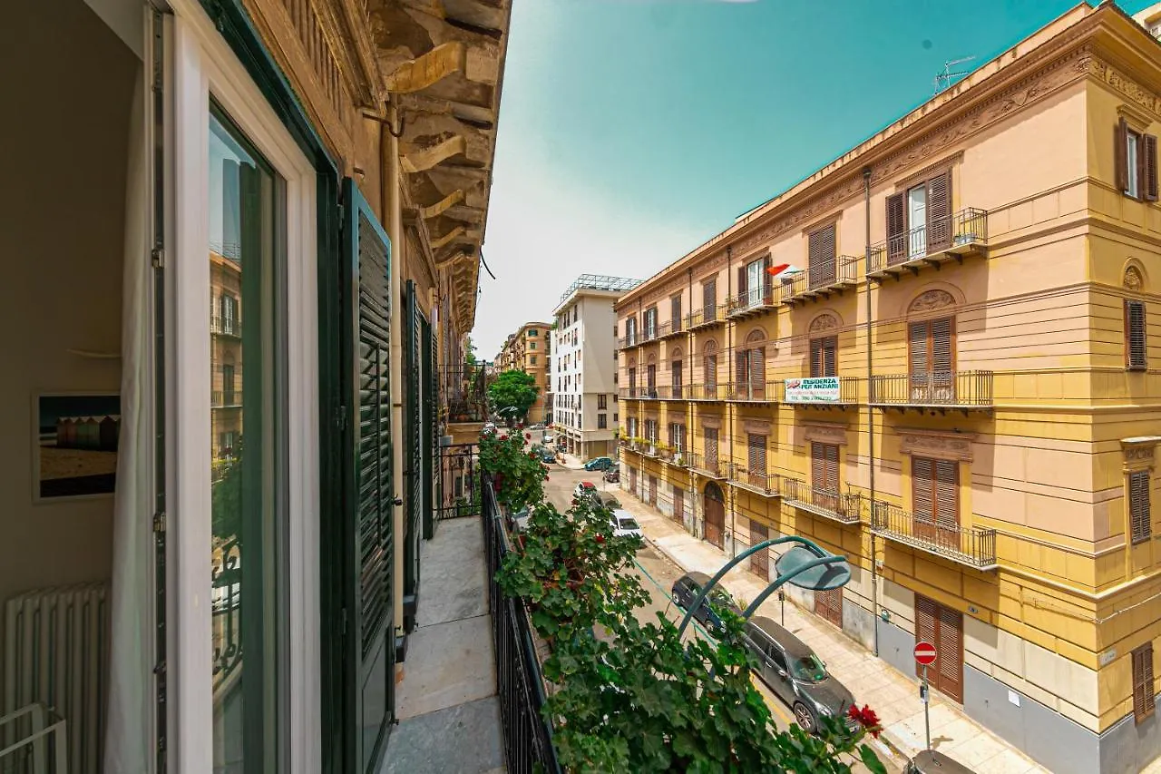 La Home42 Suite Palermo Appartement